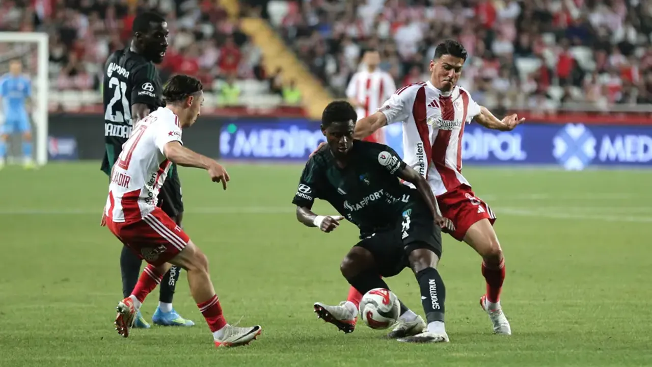Antalyaspor Süper Lig'e veda etti