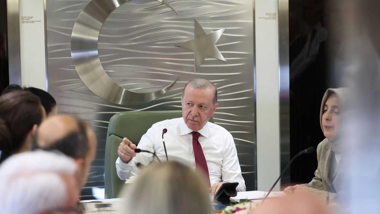 Erdoğan: "Türk dünyası da üzerine düşeni yaparak, Kıbrıs Türk halkını bağrına basıyor"