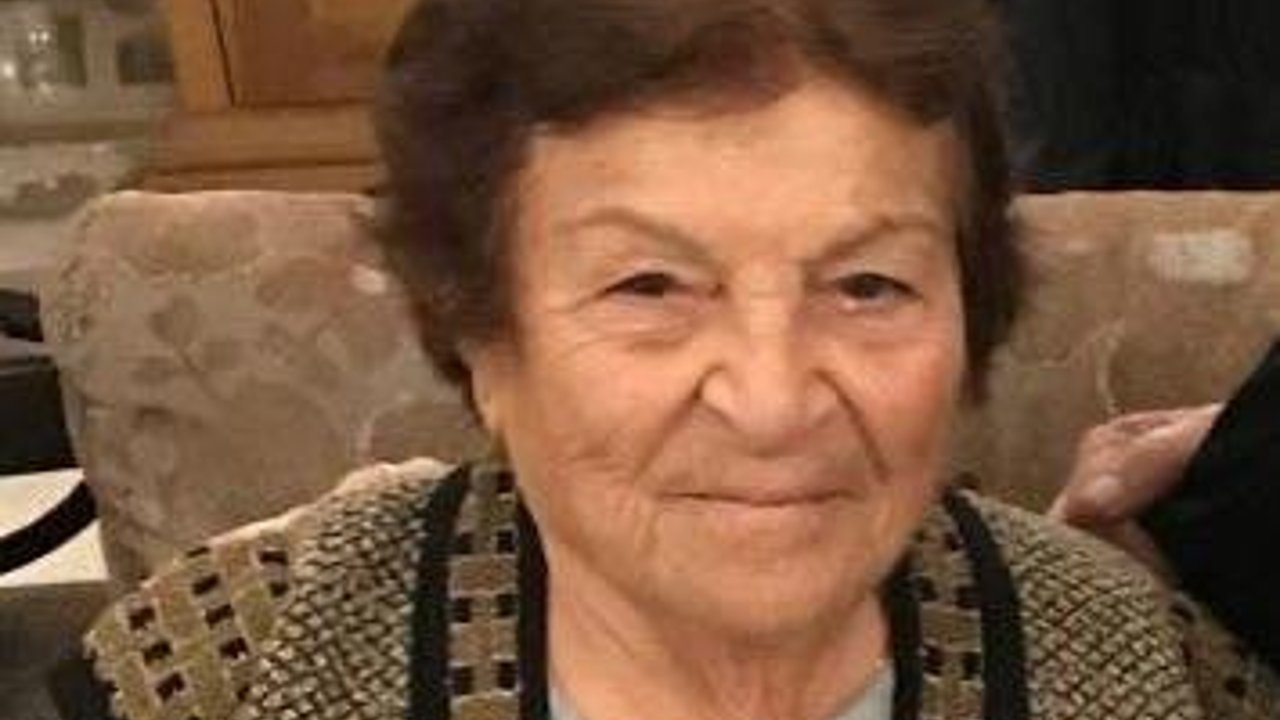 Nergisli Hatice teyzesine ağlıyor
