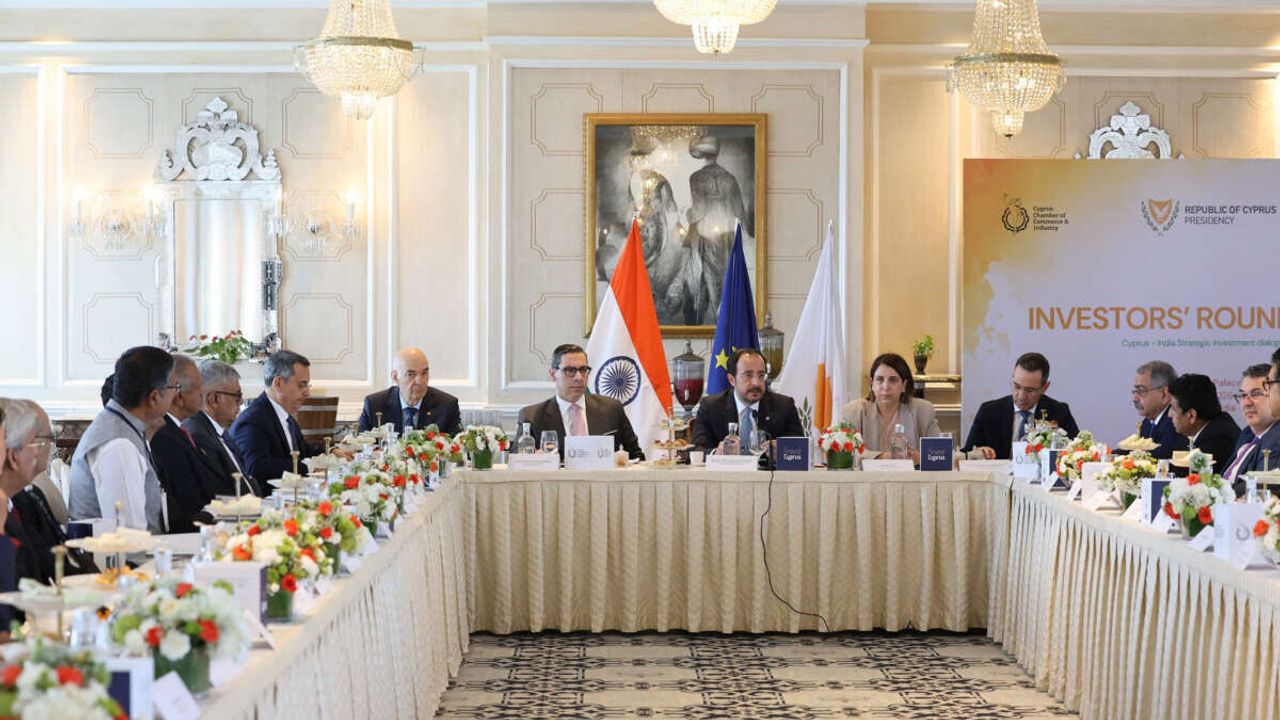 Hristodulidis Hindistan’da temaslarda bulunuyor