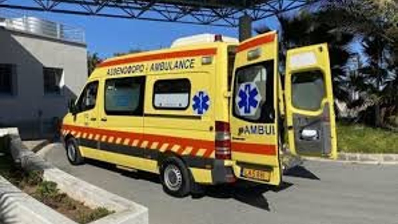 Baf’ta dört ambulans kundaklandı