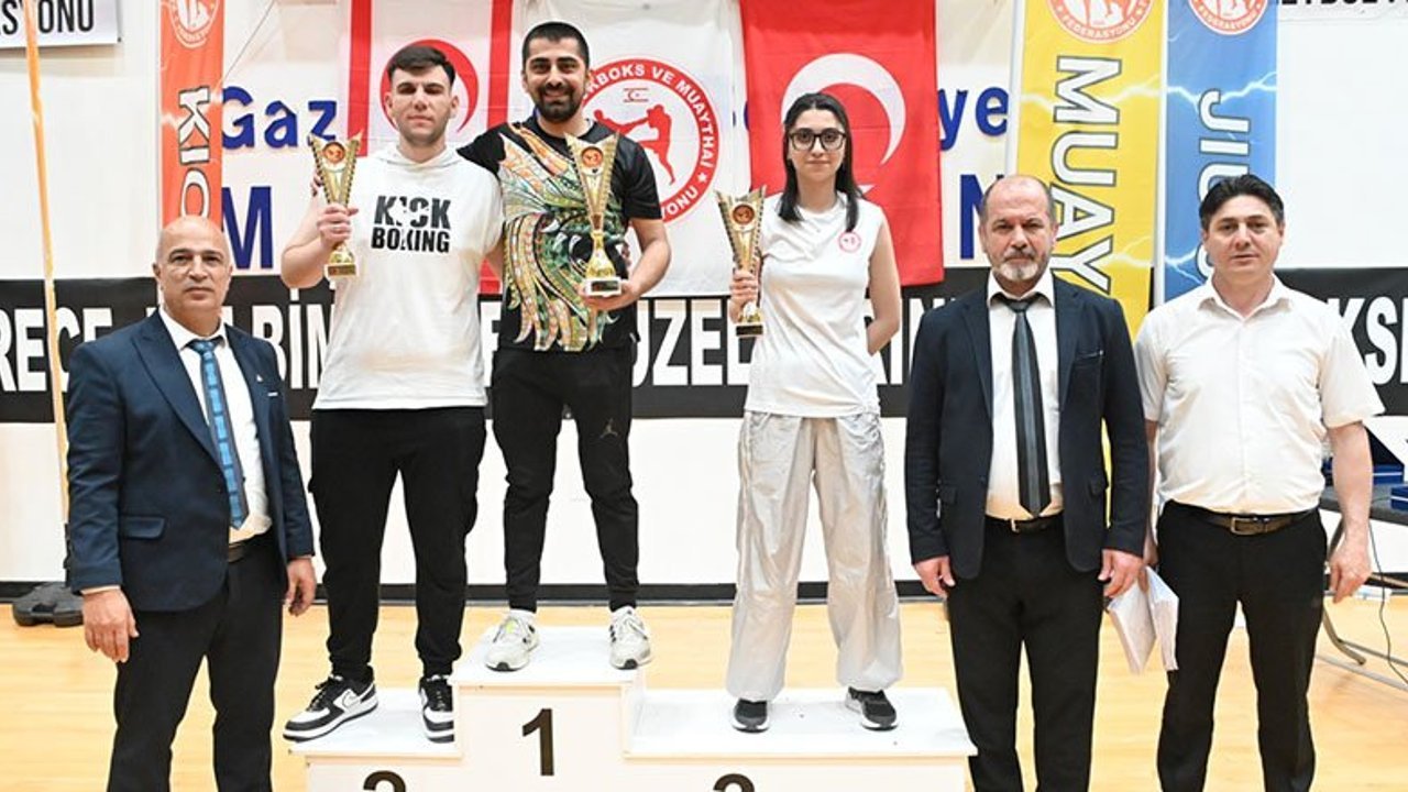 Kickboksta 317 sporcu madalya için yarıştı