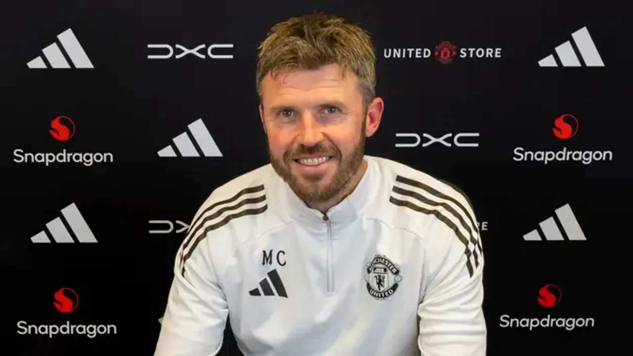 ManU, Carrick ile devam dedi