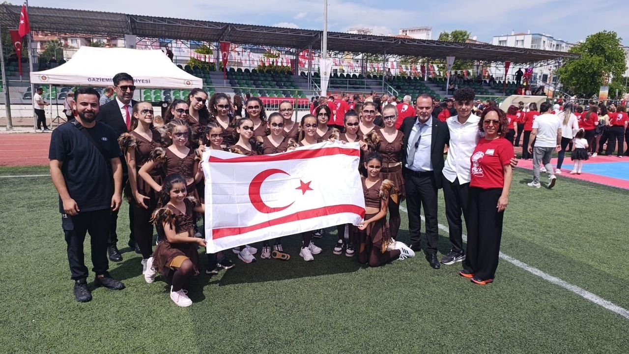 Mesarya Yıldızları’ndan İzmir’de gururlandıran gösteri