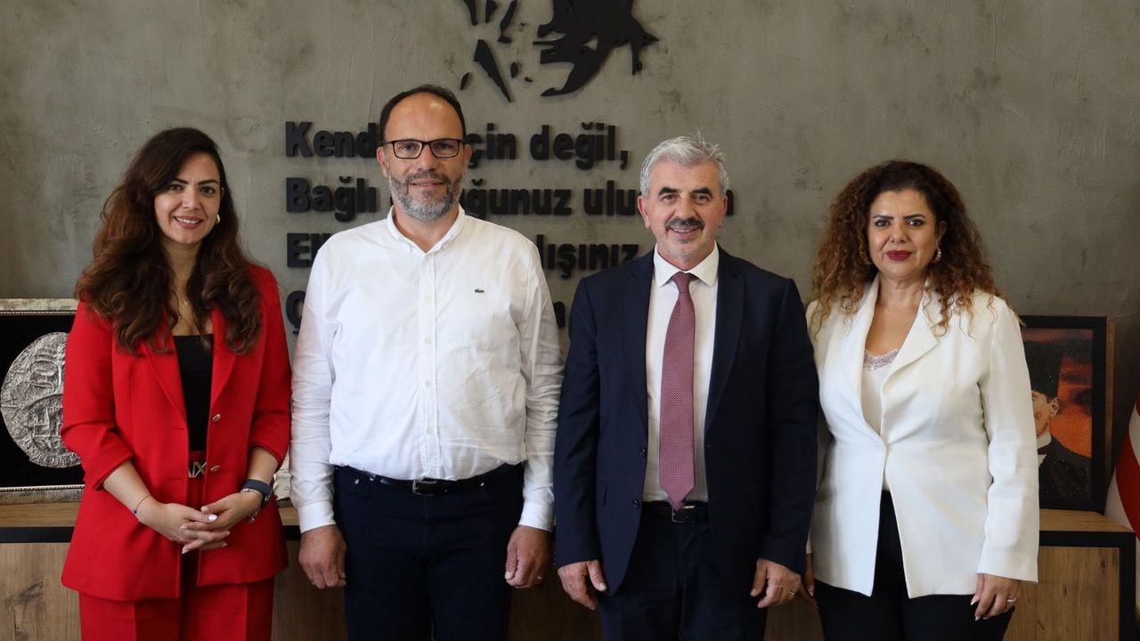 İskele Belediye Başkanı Sadıkoğlu Telsim Genel Müdürü Tüz'le görüştü
