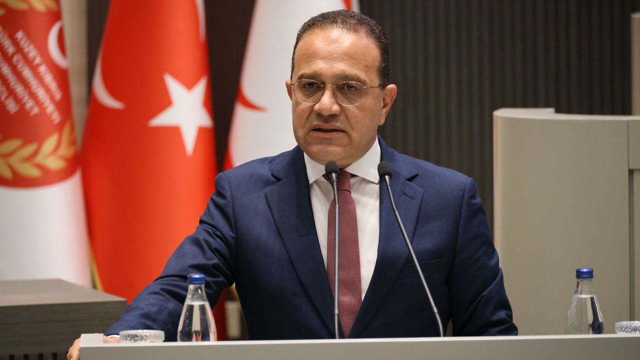 “Hükümet, çocuklarımızın tabağından yemek aşırıyor”
