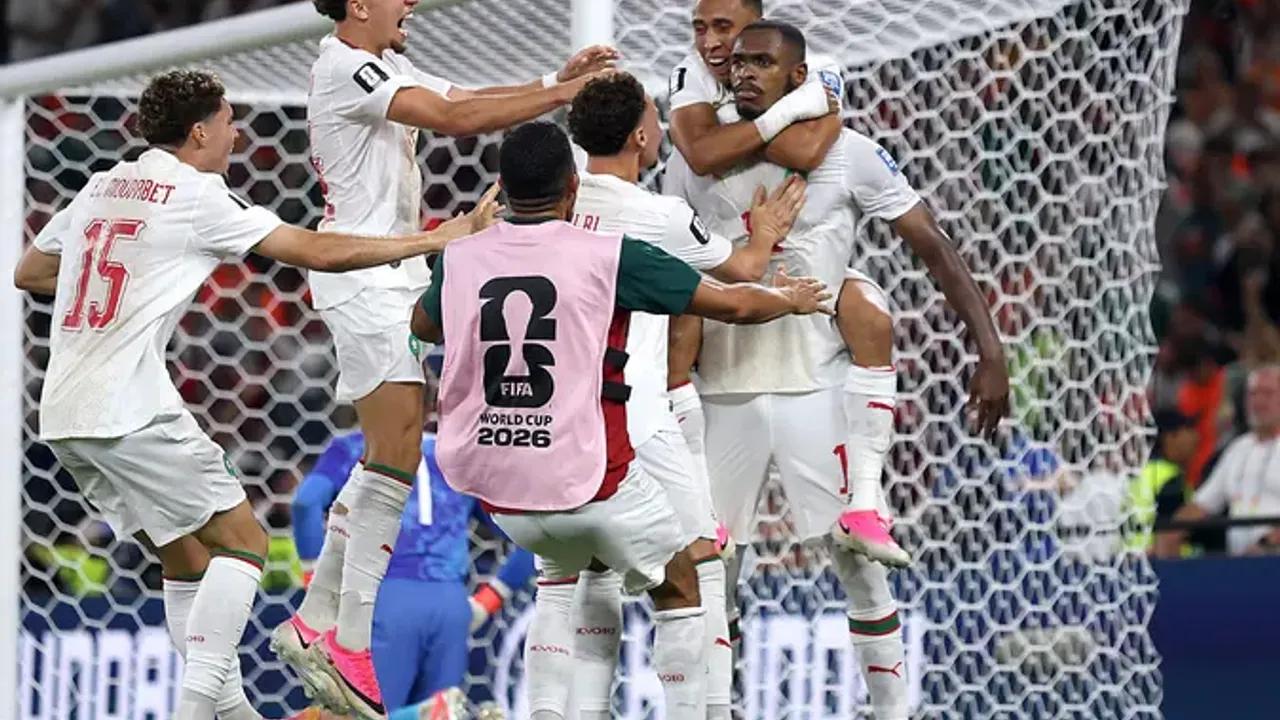 Fas Hollanda'yı kupanın dışına itti