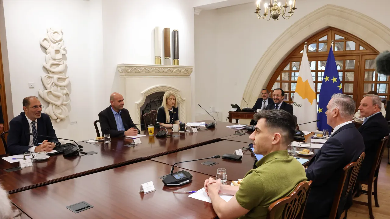 Rumlardan “tek egemenlik, sıfır garanti" şartı