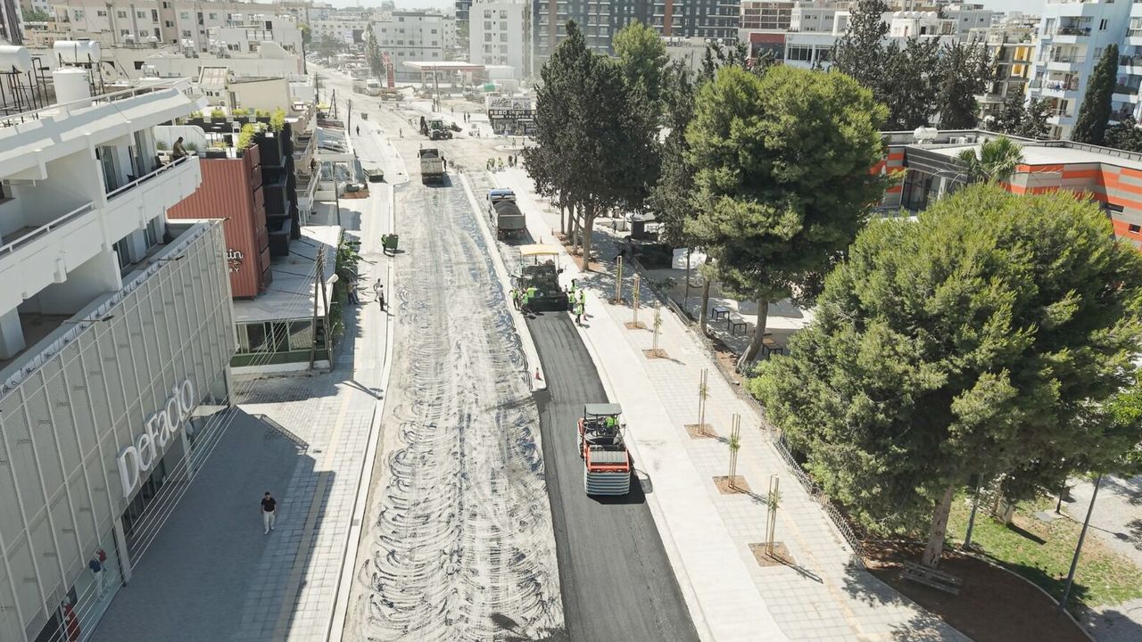 Salamis Yolunda asfaltlama başladı
