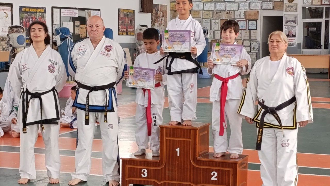 Taekwondoda kulüpler yarıştı