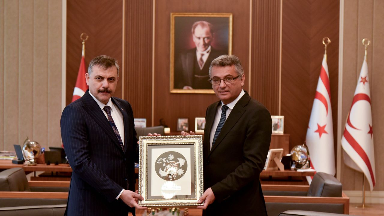 Erhürman, Türkiye İçişleri Bakanı Çiftçi’yi kabul etti