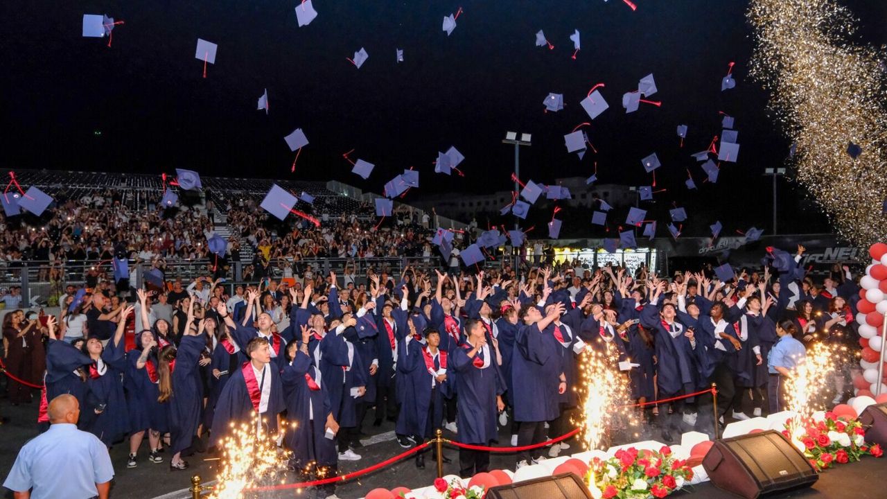 Yakın Doğu Koleji’nde 108 mezun coşkuyla geleceğe uğurlandı