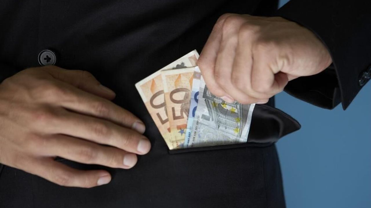 Limasol'da zimmete para geçirme ve dolandırıcılık