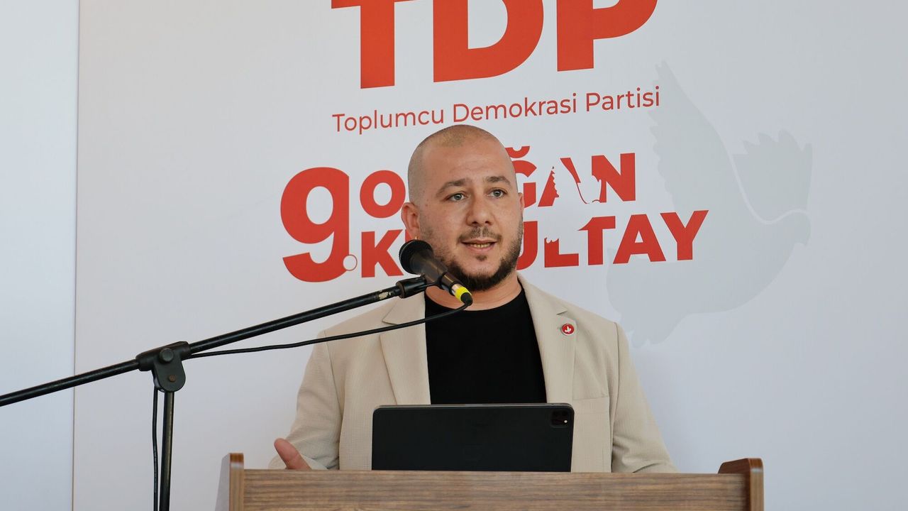 Ekinci: "Çözümsüzlük çöküştür, bu ülkenin iyi bir geleceğe ihtiyacı var