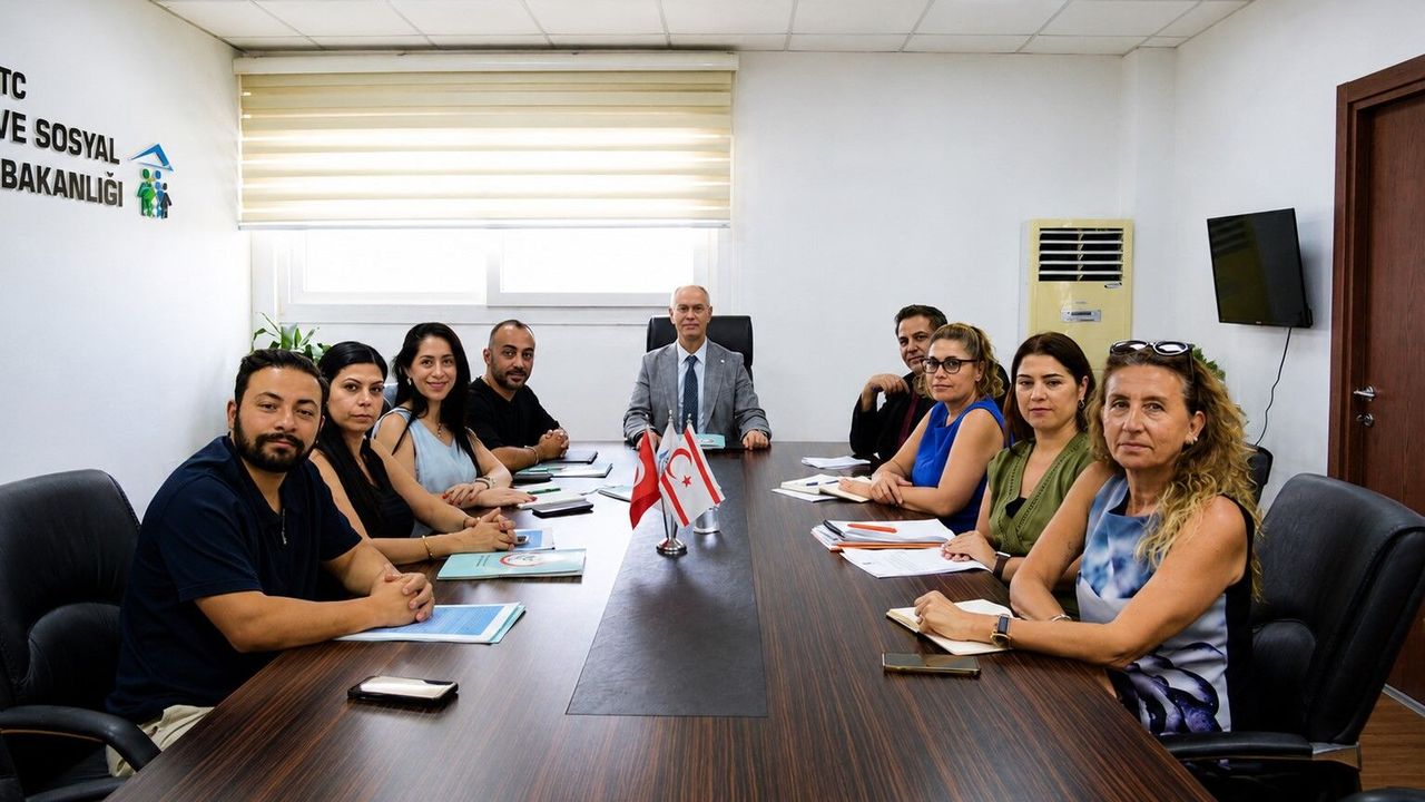 Hasipoğlu: “Eczacı yanında çalışanlara prim desteği sağlanacak”