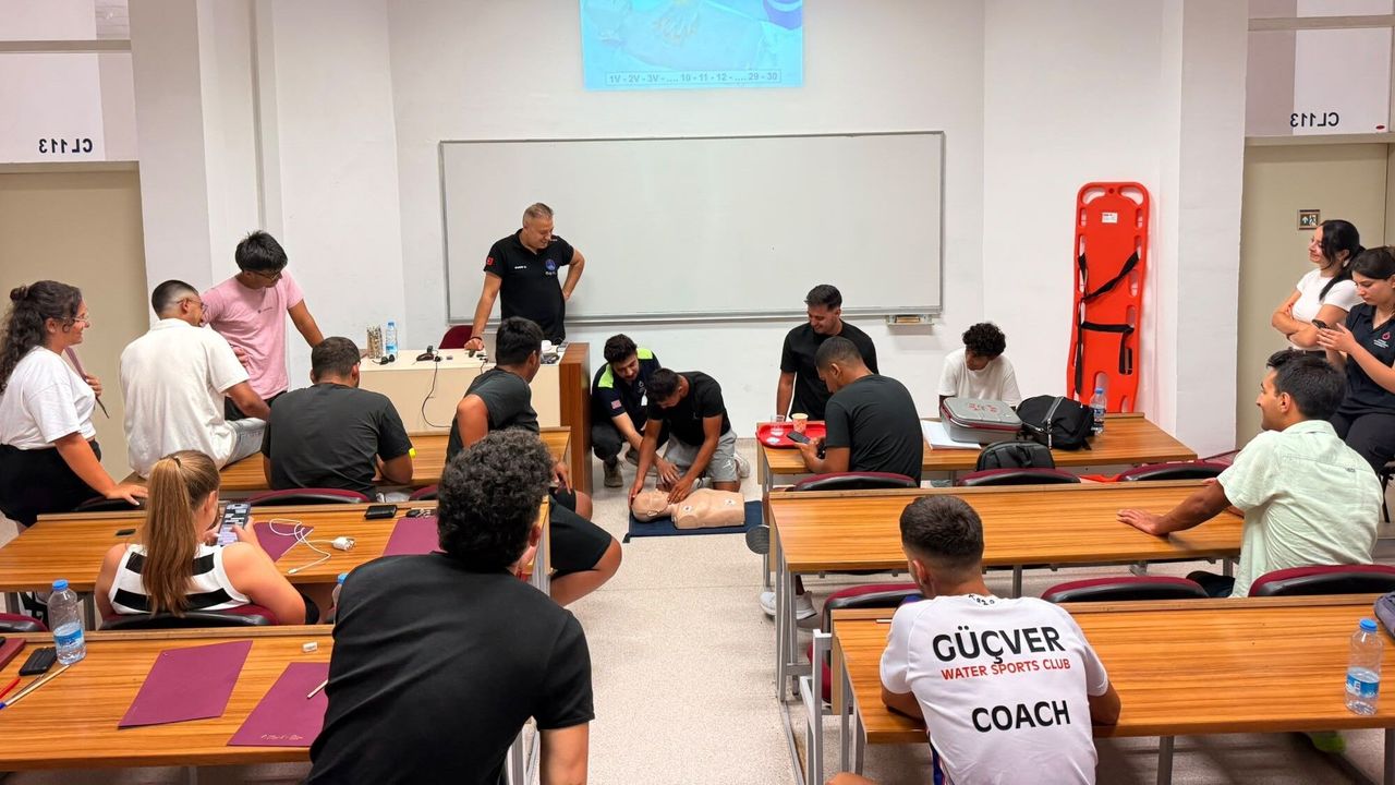 UKÜ'den cankurtaran ekiplerine Temel İlk Yardım Eğitimi