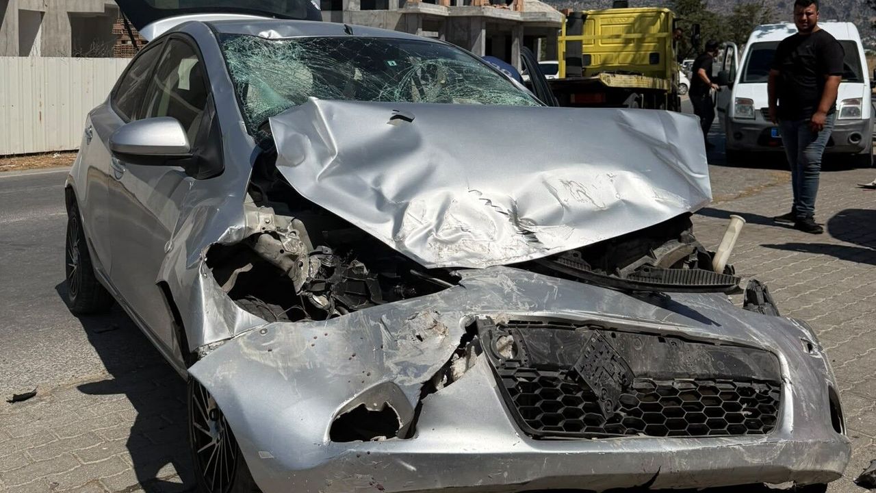 Ölümlü kazada sürücü kaçak çıktı, aracında uyuşturucu bulundu