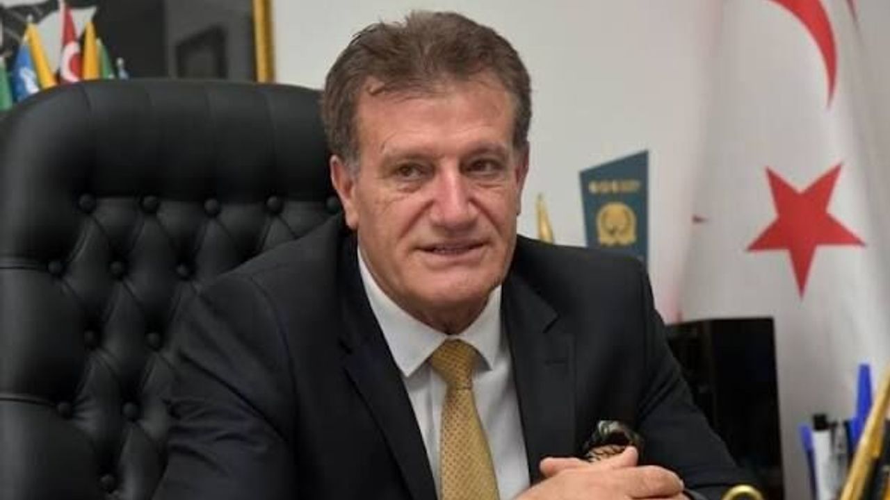 “Girne’ye göz dikenler, Larnaka’yı  kaybetmeyi de göze almalı”