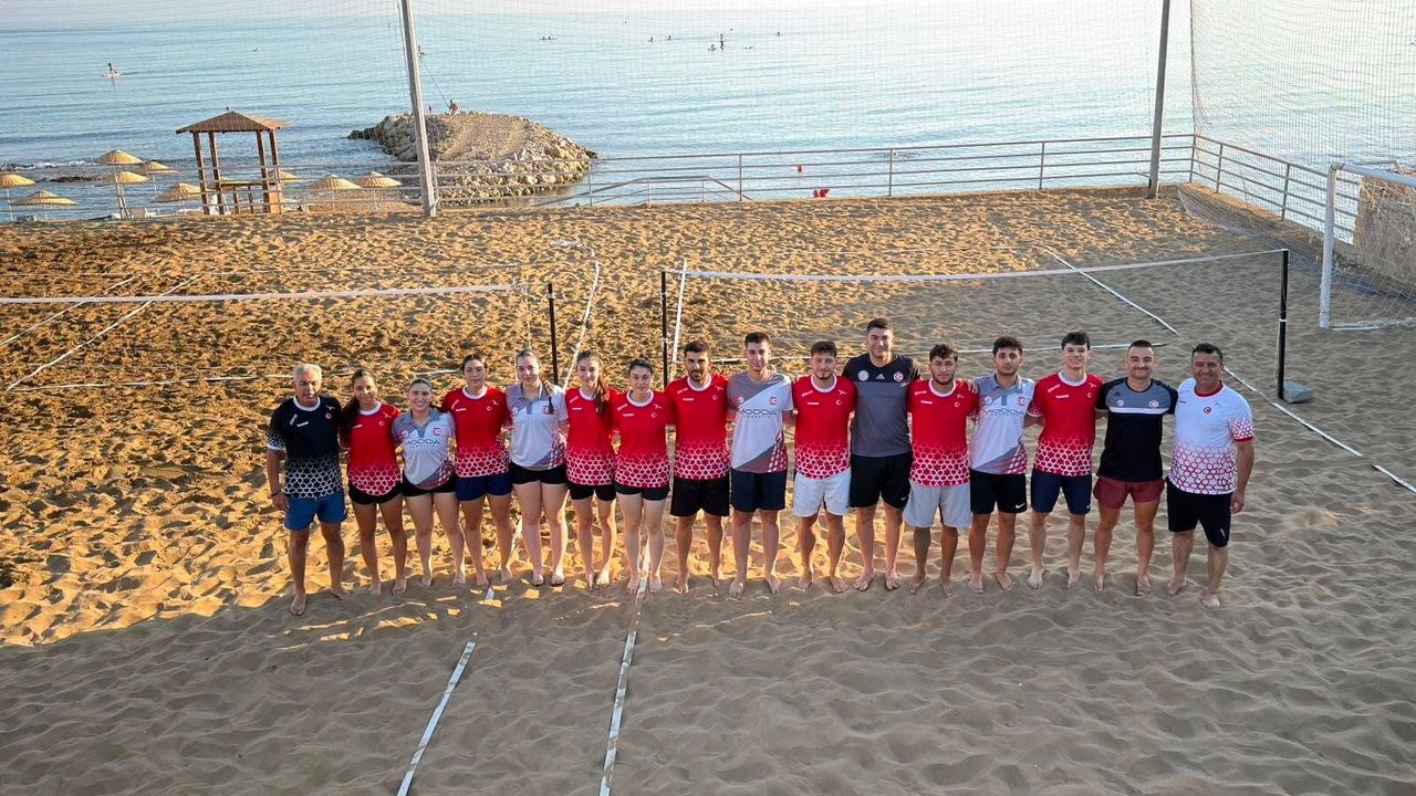KKTC-TC AirBadminton Milli Takım Kampı Girne’de başladı