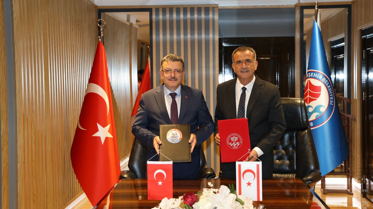 Gazimağusa Belediyesi ile Trabzon Büyükşehir Belediyesi arasında "Kardeş Şehir Protokolü" imzalandı