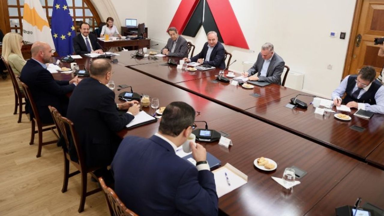 Rum hükümeti ve partiler, Guterres ziyaretiyle ilgili değerlendirmede bulundu