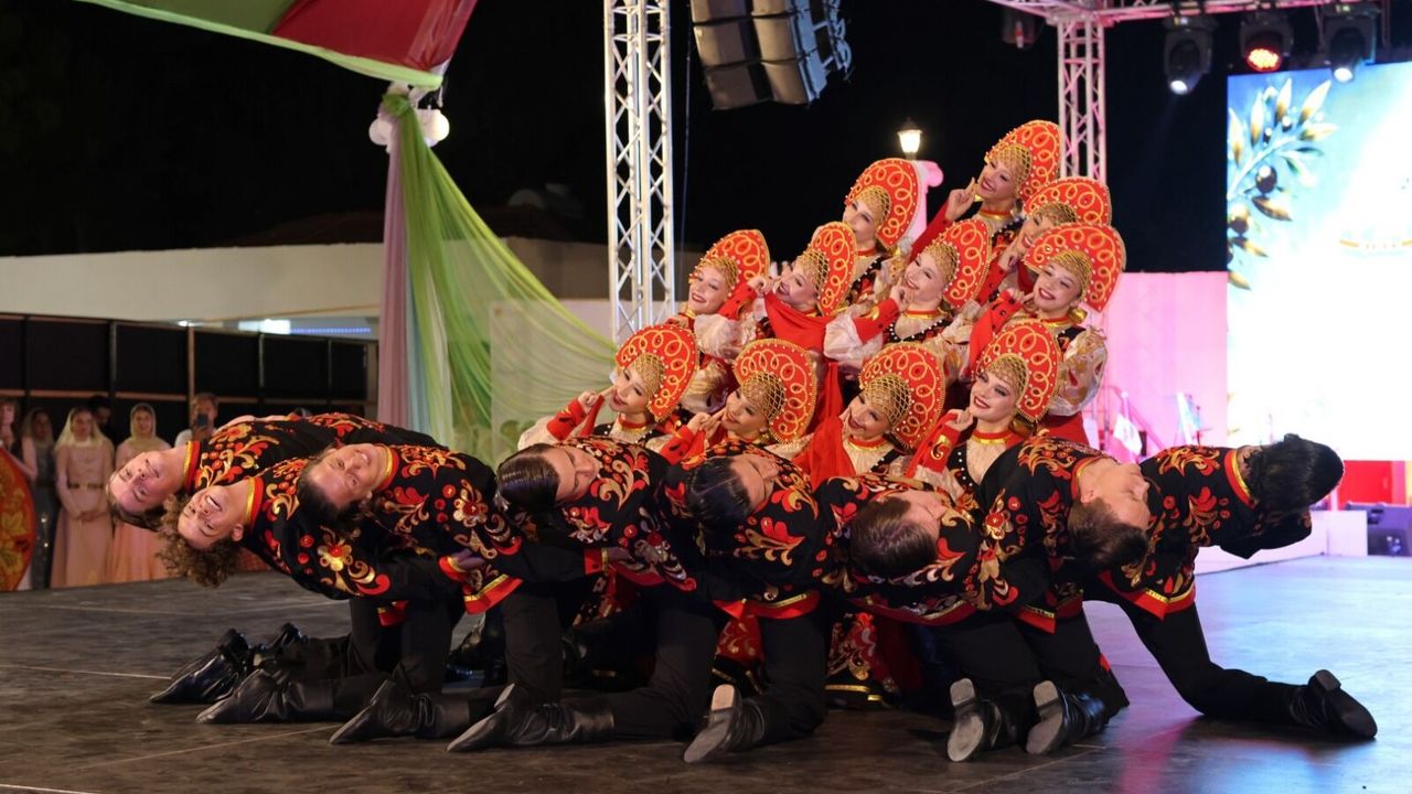 "İskele Belediyesi 29. Uluslararası Halk Dansları Festivali" sona erdi