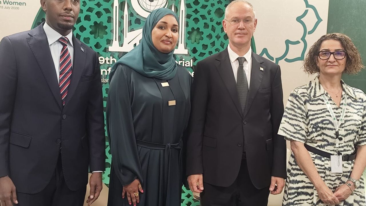 Hasipoğlu, Somali Aile ve İnsan Hakları Bakanı Makhzoumi ile görüştü