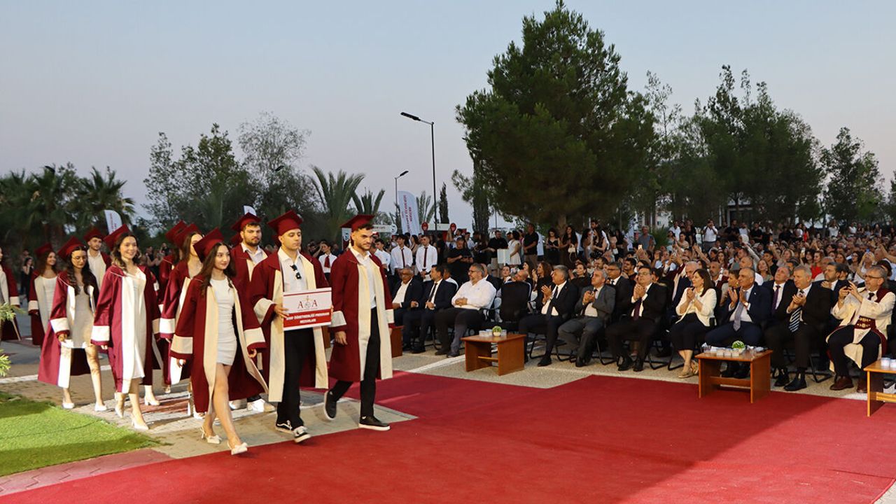 Atatürk Öğretmen Akademisi mezuniyet töreni yapıldı