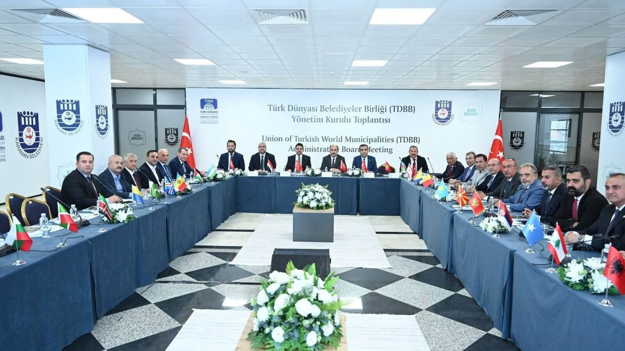 Özçınar, Türk Dünyası Belediyeler Birliği Yönetim Kurulu Toplantısı'na katıldı