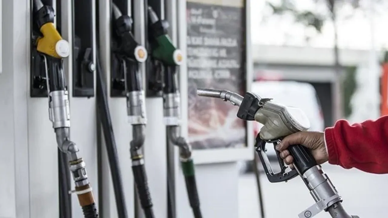 Dünyada düşen petrol fiyatları bizde neden ayni yerde sayıyor?