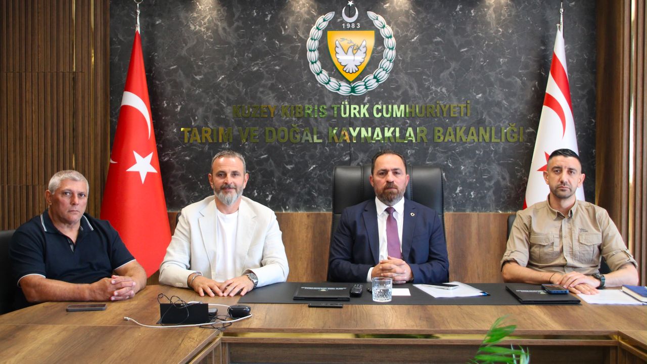 Bakan Çavuş, KKTC Avcılık Federasyonu heyetini kabul etti