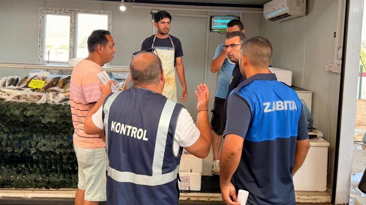 Lefkoşa Merkez Pazarı’nda balık satıcılarına denetim