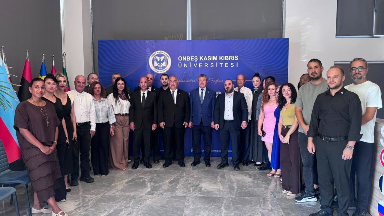 Başbakan Ünal Üstel, Onbeş Kasım Kıbrıs Üniversitesi’ni ziyaret etti