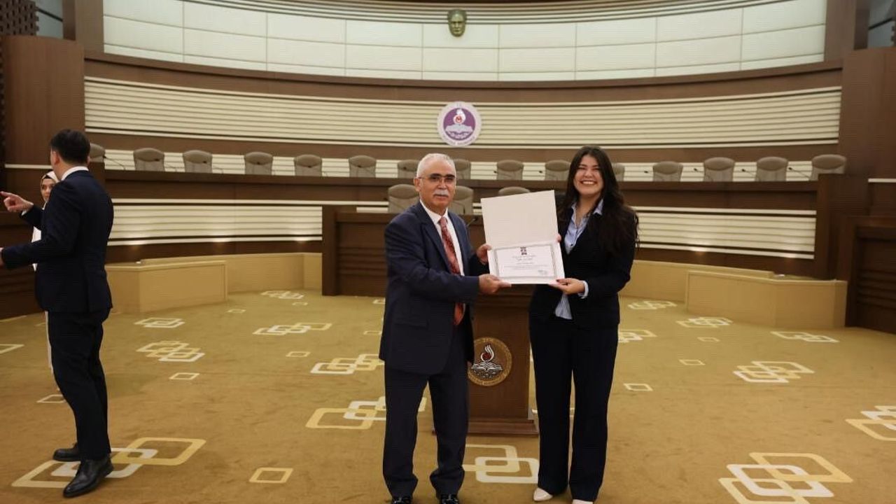 DAÜ Hukuk Fakültesi öğrencisi TC Anayasa Mahkemesi staj programını başarıyla tamamladı