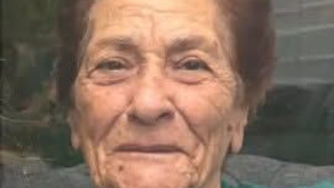 Karşıyaka, Aysel ablasına ağlıyor