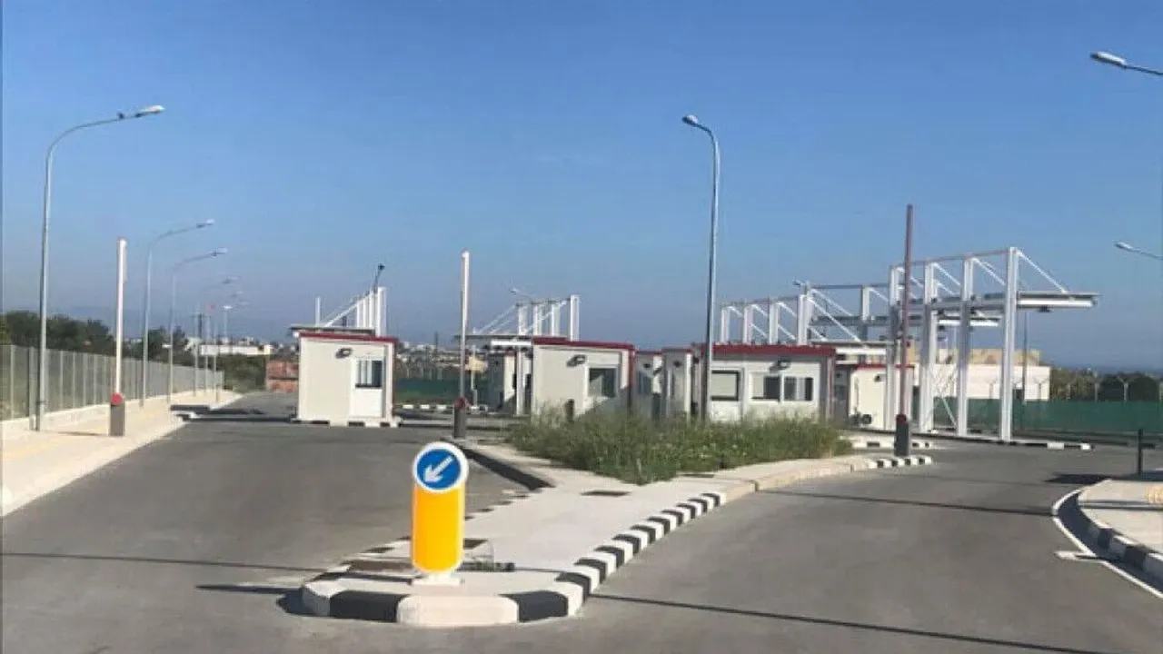 Derinya Sınır Kapısı’nda geçişler durduruldu