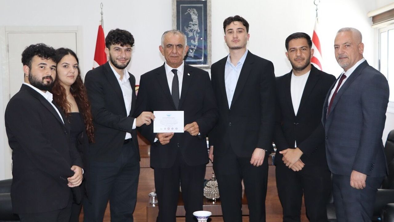 Bakan Çavuşoğlu’ndan Kıbrıs Türk Üniversite Öğrencileri Kongresi’ne destek