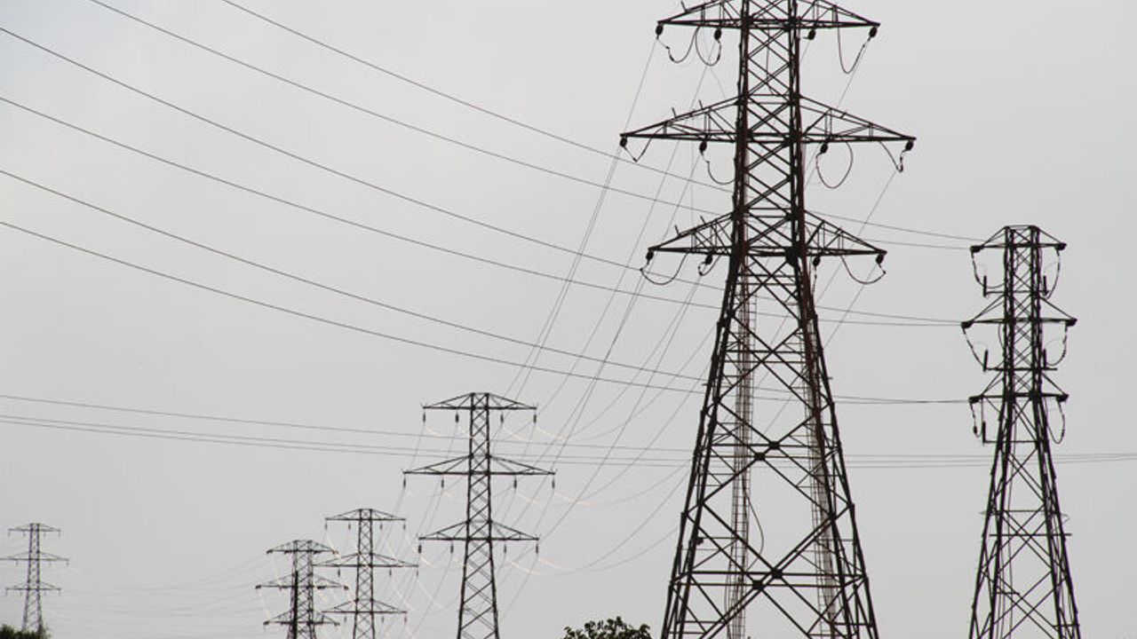Kuzey’deki arıza, Güney’i de elektriksiz bıraktı