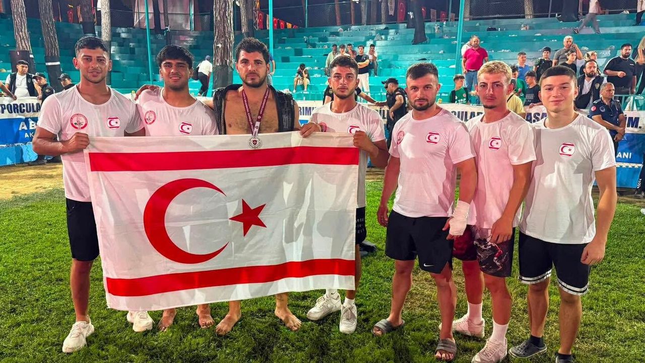 KKTC güreşinde büyük başarı