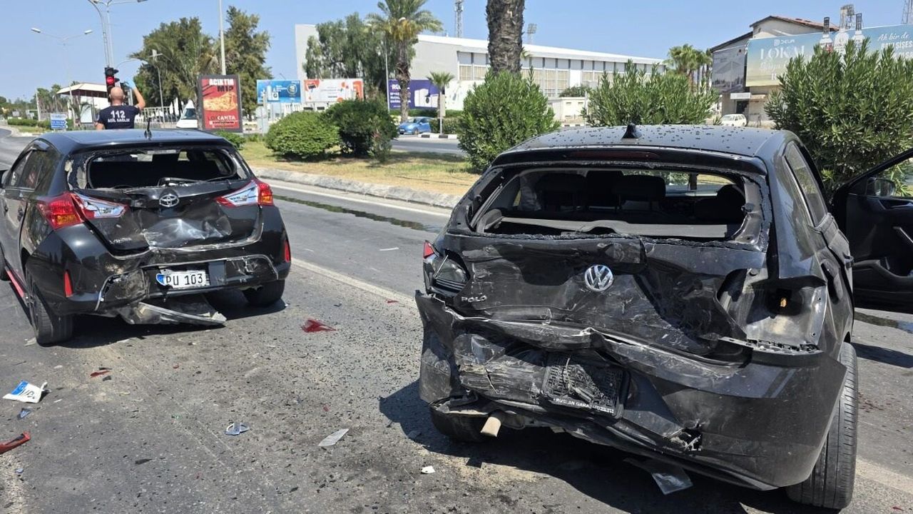 Lefkoşa'da zincirleme kaza: 4 yaralı