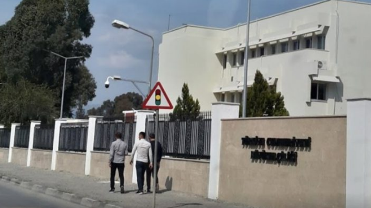 Türkiye'nin Lefkoşa Büyükelçiliği bünyesinde kurulan "Kriz Masası" kazazedeler için seferber oldu