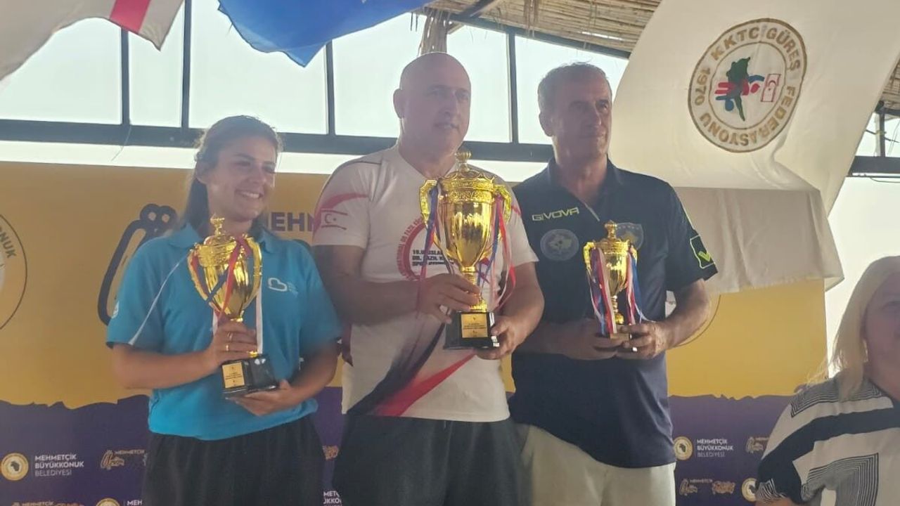 Uluslararası Plaj Güreş Şöleninde şampiyon KKTC