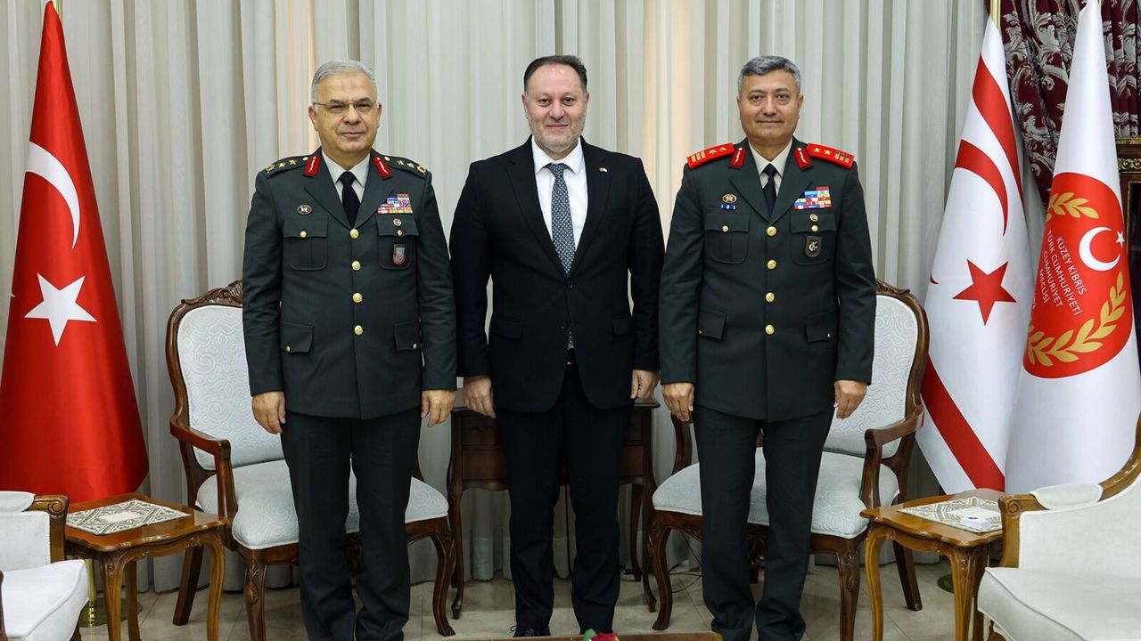 Öztürkler Korgeneral İnaltekin ile Tümgeneral Bilir'e görevinde başarılar diledi