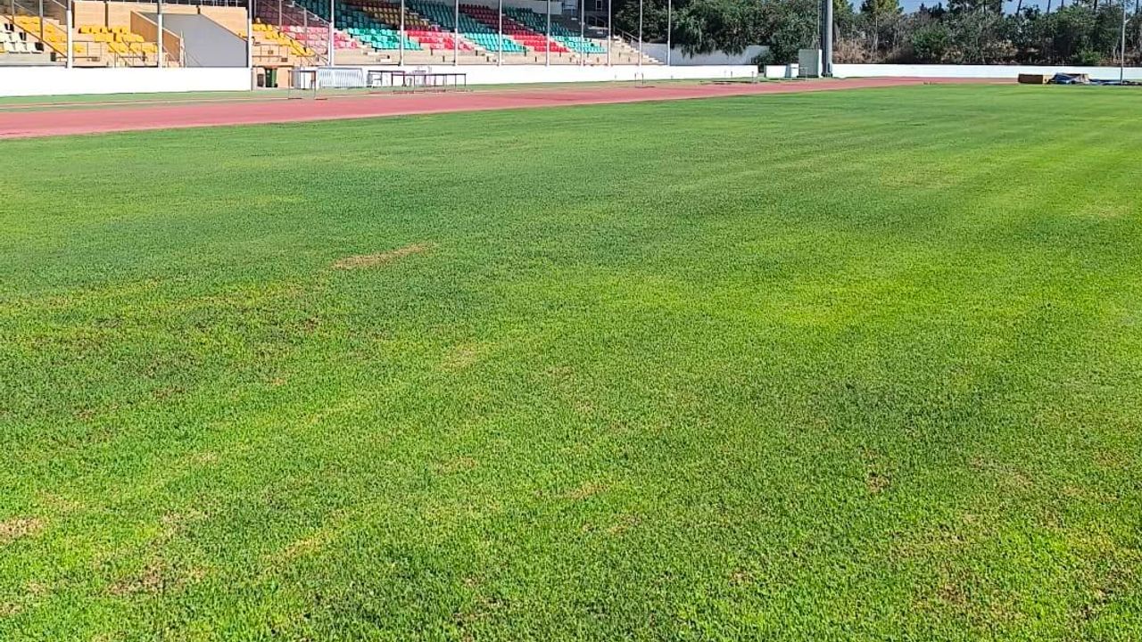 Güzelyurt Üner Berkalp (Zafer) Stadı zemini yenilendi