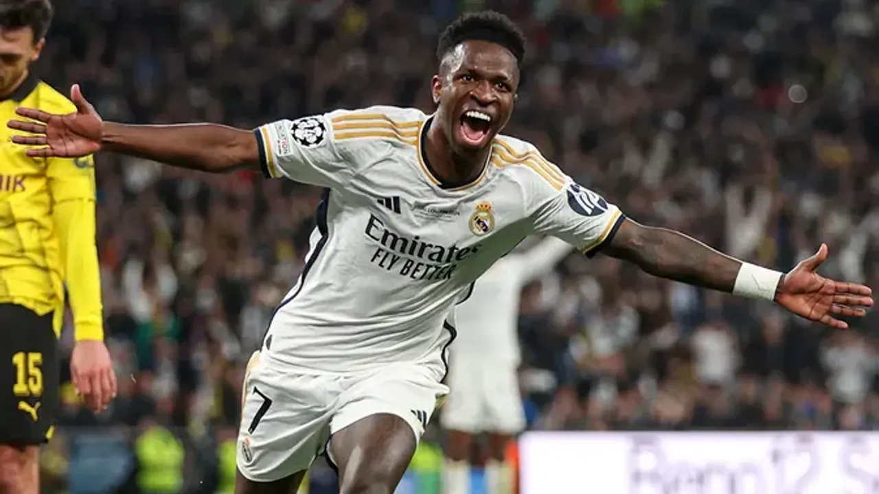 Vinicius Junior, Real Madrid'le 2032’ye kadar uzattı