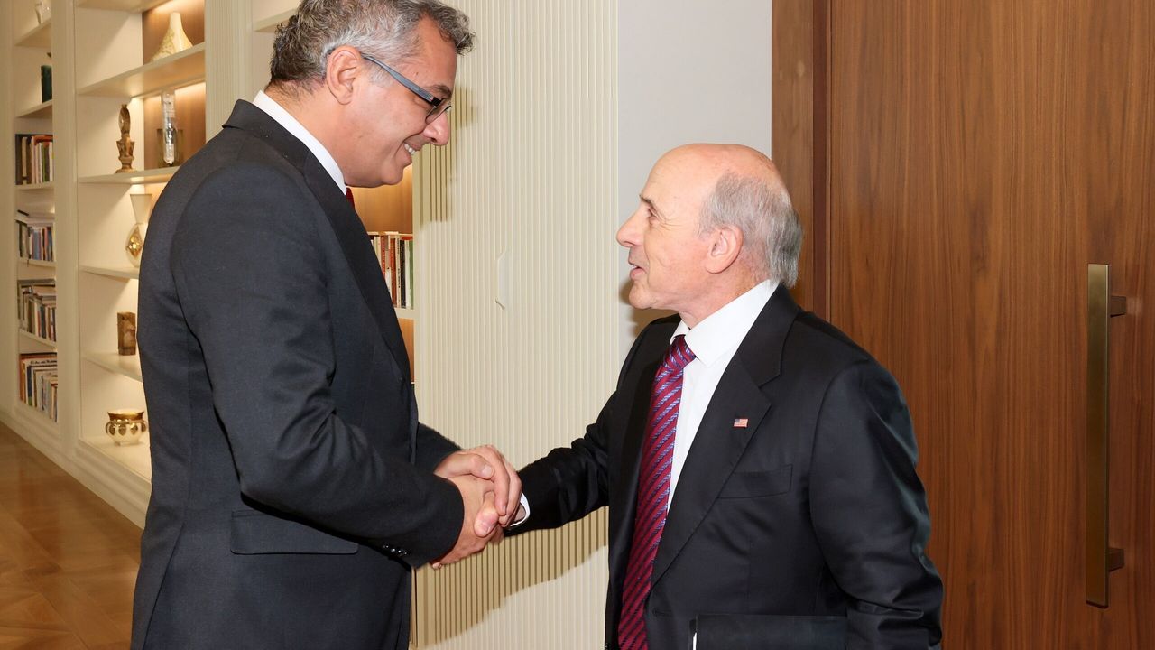 Erhürman, ABD Büyükelçisi Breslow’la görüştü