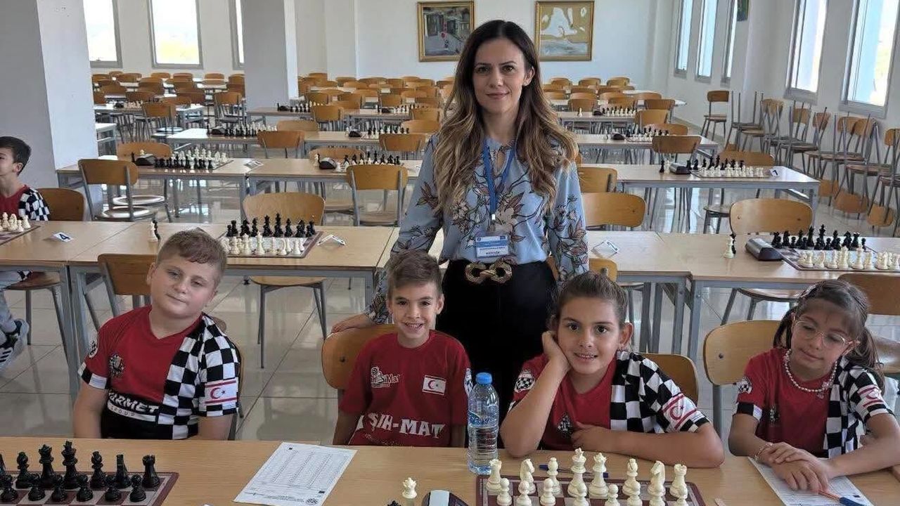 Ayşe Türeller Tolgar ilk kadın FIDE Antrenörü oldu