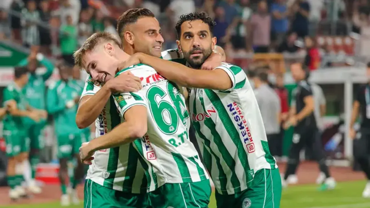 Konyaspor ilk üç puanını Trabzonspor'a karşı aldı