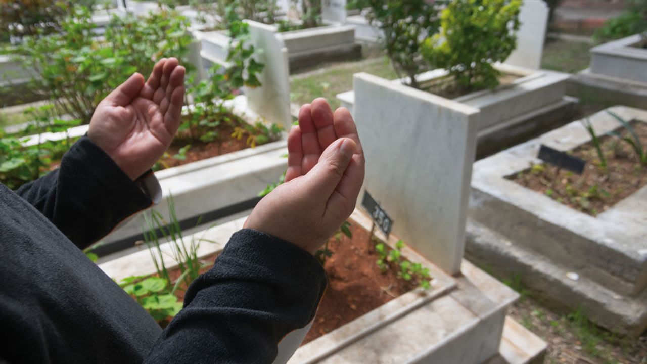 Kimlik tespiti tamamlanan 15 şehitin pazartesi günü yapılması planlanan defni ertelendi