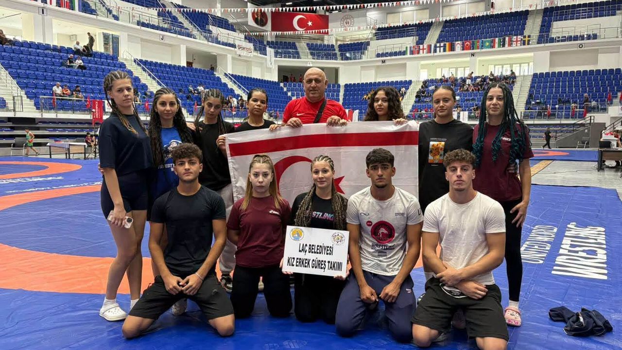 LAÇ Belediyesi Kız ve Erkek Güreş Takımı’ndan Malatya’da önemli başarılar